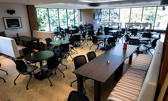 Une photo de la cefétéria